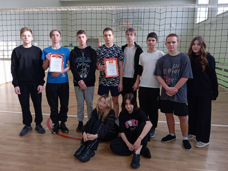 Соревнования по волейболу среди 7-8 классов.
